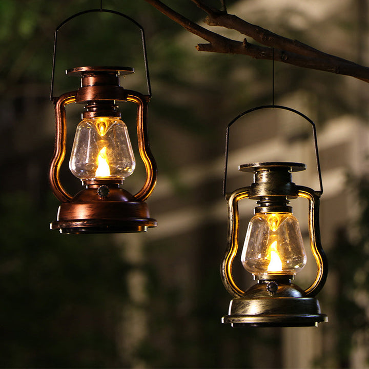 "Retro solcellsdriven fotogenlampa med LED, vattentät; antik finish i brons, guld, rost, silver; perfekt för utomhusbelysning