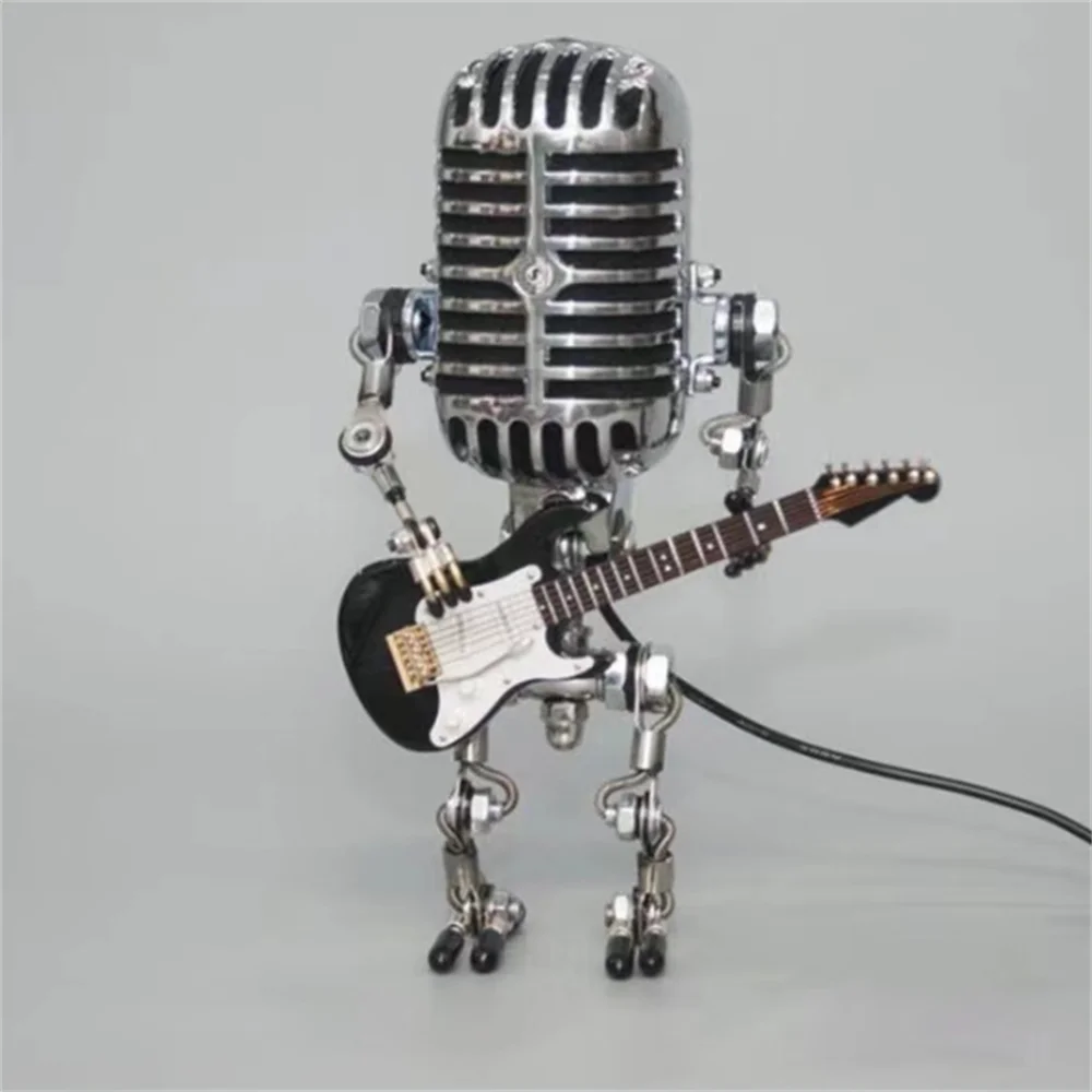 Unik industriell robotbordslampa med gitarr i metallutförande
