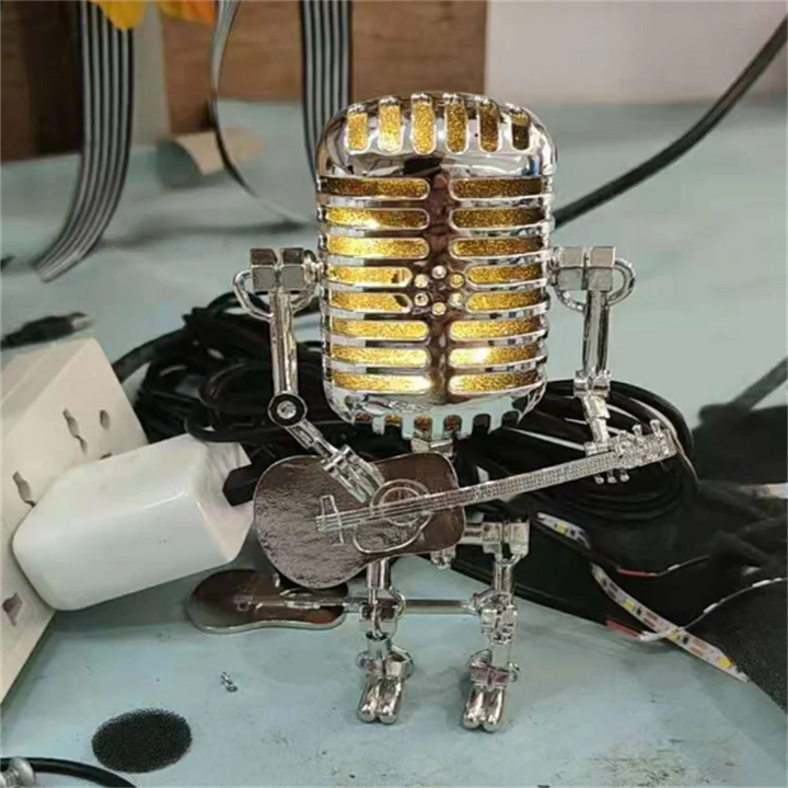 Närbild på robotlampans detaljer med varmt sken och strömkabel
