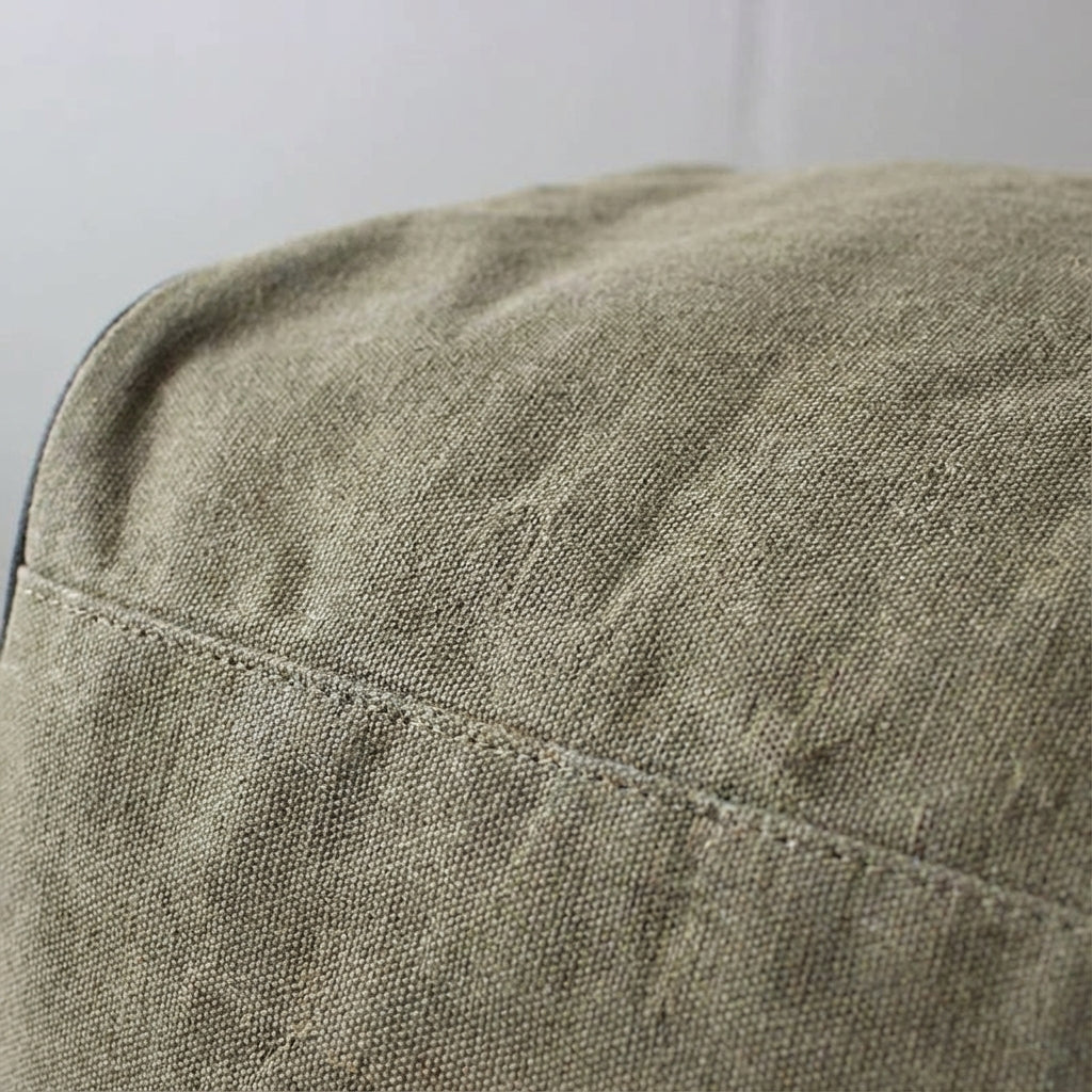 CanvasHaul, en rymlig unisex resväska med hjul. Idealisk för weekendresor och stora packningar.