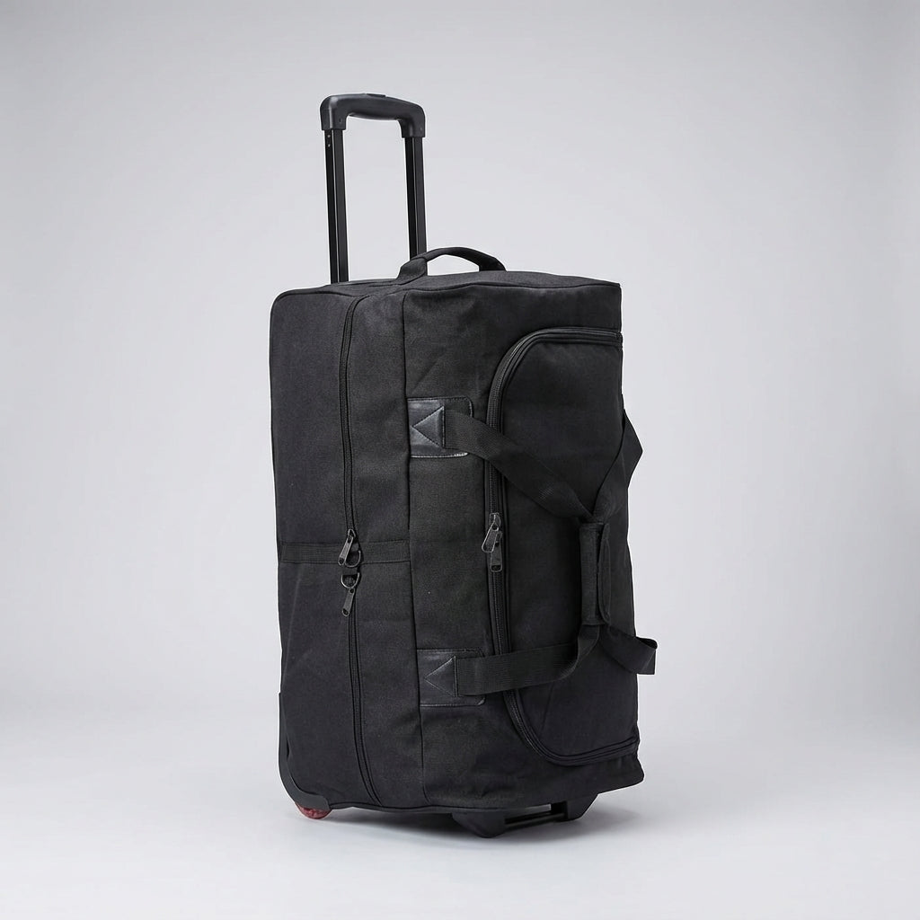 Kraftig canvas resväska med robusta hjul. Utmärkt för äventyrare som behöver slitstarkt bagage.