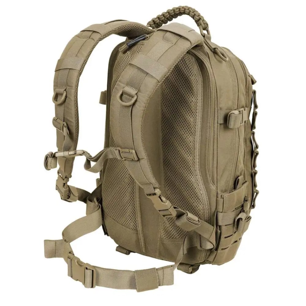 Rymlig taktisk ryggsäck 30L, öppen för effektiv packning av camping- och outdoor-utrustning.