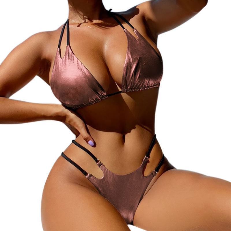 Bekväm & elegant rosa triangelbikini för damer med cut-out detaljer. Justerbara remmar ger perfekt passform.