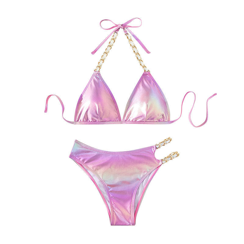 Unik färgskiftande rosa triangelbikini med eleganta kedjor, perfekt badkläder för sommarens soliga dagar.