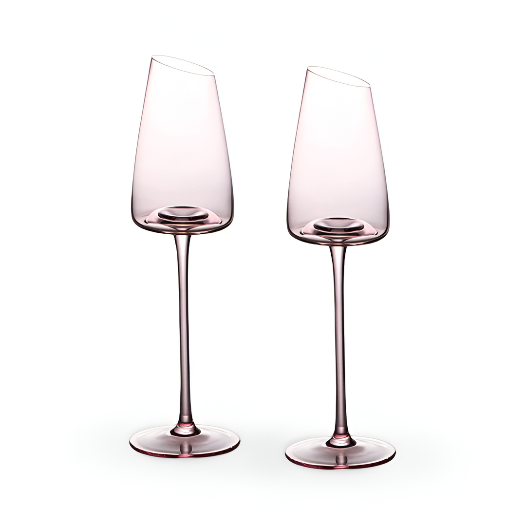 Rosa munblåsta kristallvinglas, eleganta för festliga tillfällen. Lyxiga designglas.