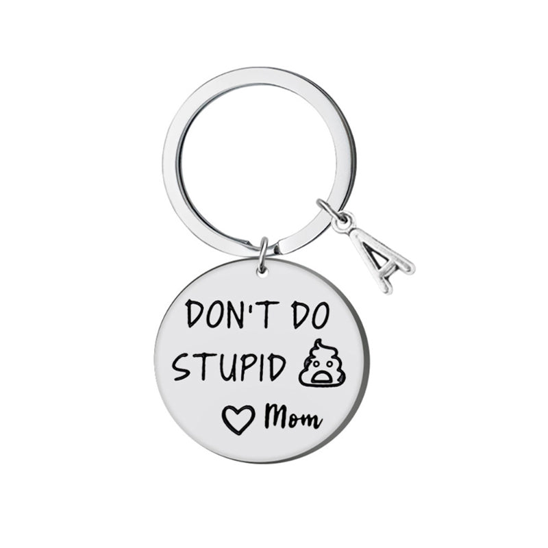 Nyckelring i rostfritt stål med polerad yta och gravyr med ett humoristiskt budskap, en perfekt presentaccessoar.