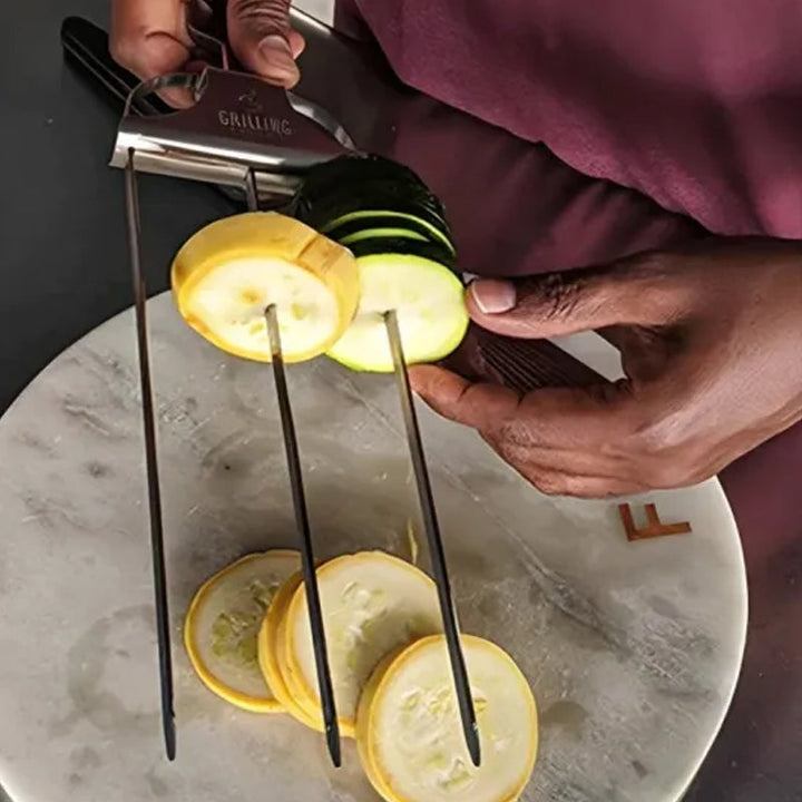 Grillsavor 3-delade grillspett i rostfritt stål med tre piggar, perfekt för kött och grönsaker.