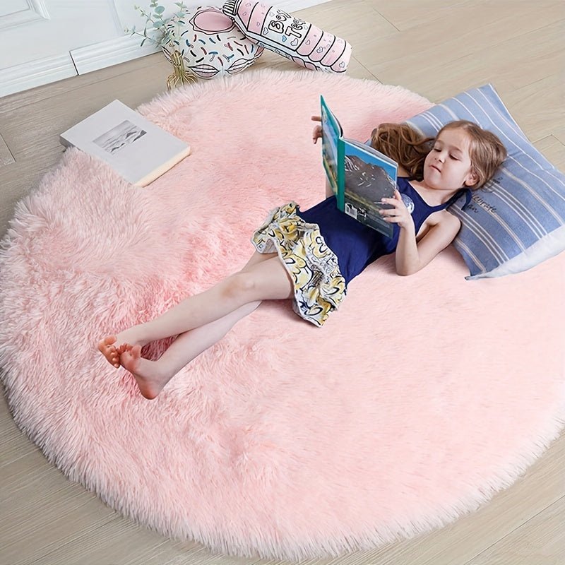 Mysig polyester matta för sovrummet, rund, fluffig och lättskött heminredning.