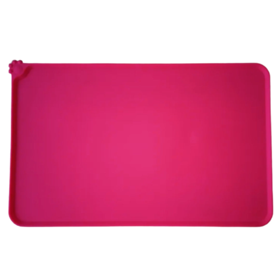 Praktisk silikonmatta, rutschfri för matskålar till hundar och katter. Enkel att rengöra för ett rent hem.