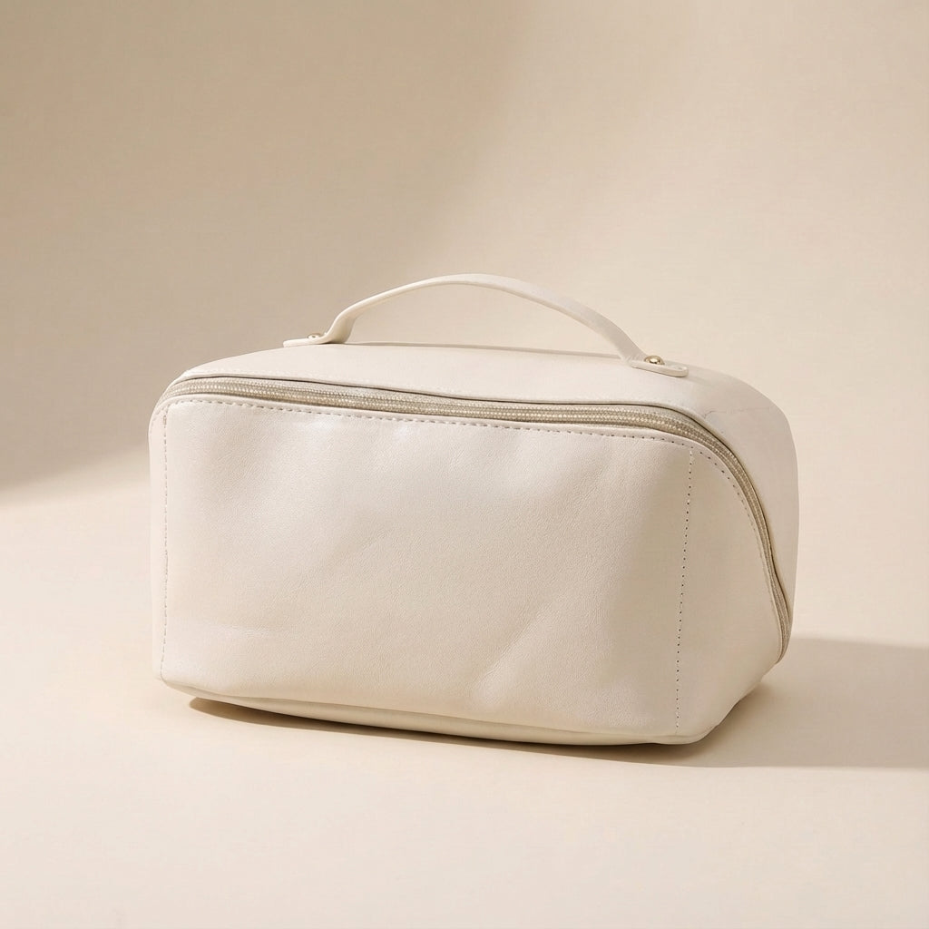 Fyrkantig reseväska/beautycase för smink. Hållbar och rymlig damaccessoar för kosmetika-organisering.