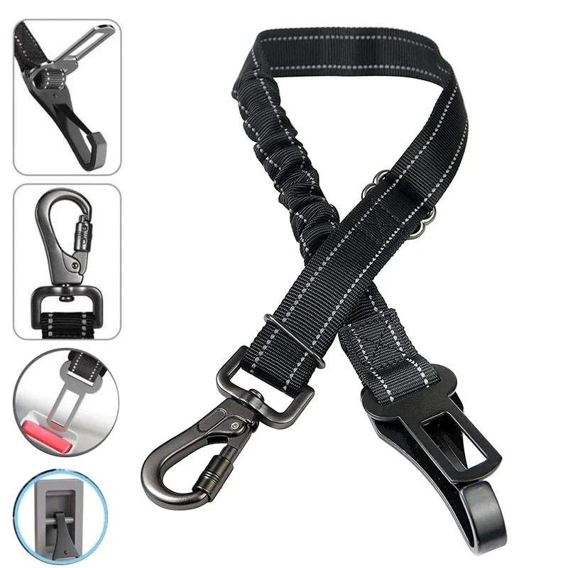 Närbild på svart säkerhetsbälte för hund med reflexdetaljer, robust material för biltransport.
