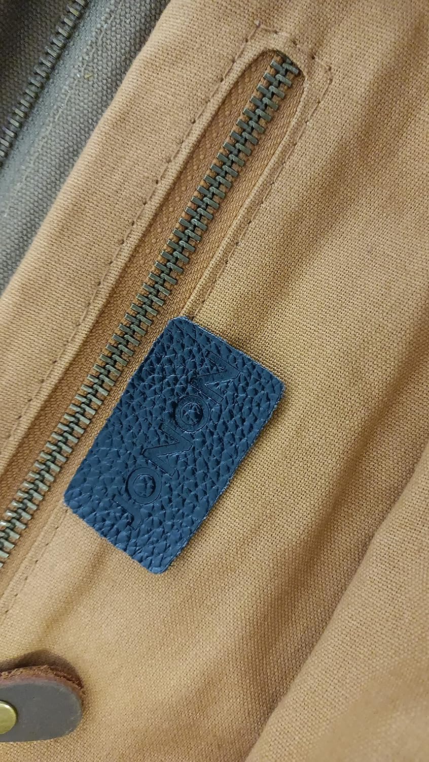 Närbild på robust spänne och slittåligt material på herrväska