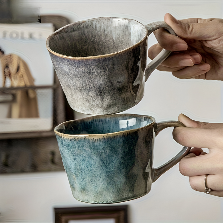 Köksinredning: 4-pack vintage keramikmuggar med seladonglasyr. Grå/blå kaffekoppar för en rustik känsla.