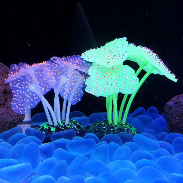 "Silikon glödande akvarium korall i fluorescerande färger, realistiskt och flexibelt, perfekt dekoration för fiskakvarium."