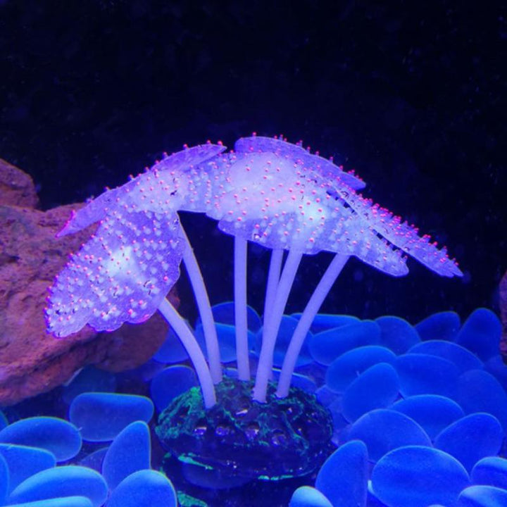 "Silikon glödande akvarium korall i fluorescerande färger, realistiskt och flexibelt, perfekt dekoration för fiskakvarium."