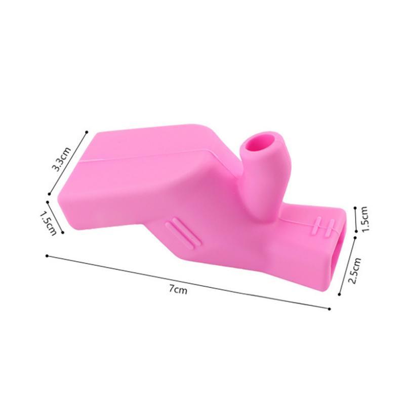 "Silikon kranförlängare i blå, rosa, grön; flexibel & hygienisk, passar de flesta kranar; perfekt till badrummet."