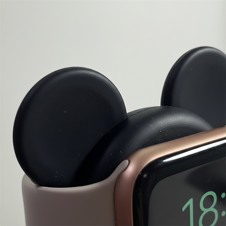 Gulligt björn silikonladdställ för Apple Watch, ett praktiskt klocktillbehör.