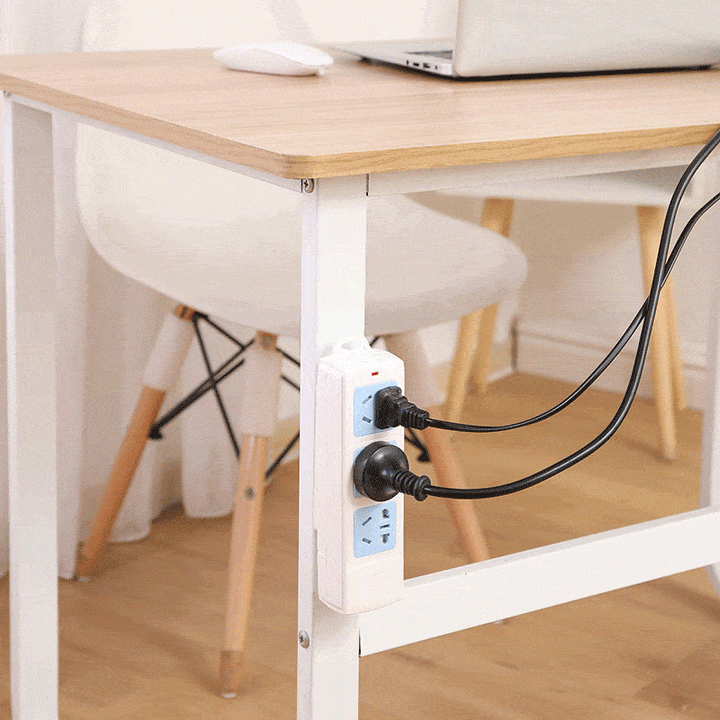 "Självhäftande stansfri sockelhållare, vit, universell för olika ytor, ingen skada vid montering, minimalistisk design."
