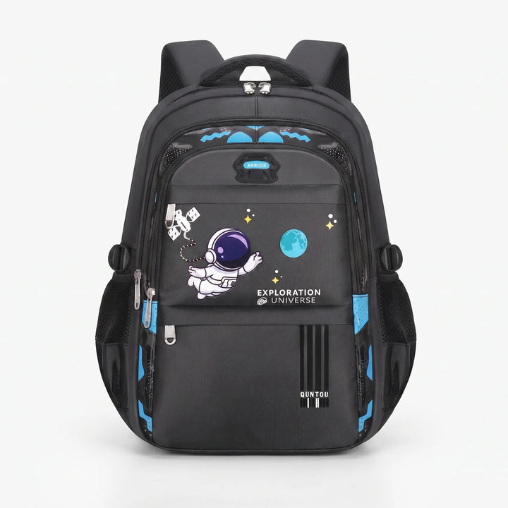 Snygg skolväska med astronautmotiv för barn. Rymlig ryggsäck i polyester med smart förvaring.