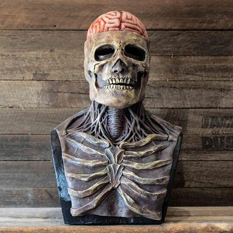 "Skrämmande unisex latex skelettmask för Halloween, realistisk design med markerade konturer och spöklikt uttryck."