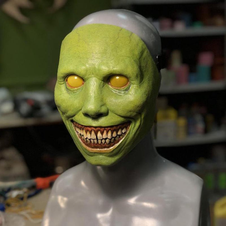 "Skrämmande vuxen latex Halloween mask, vit och grön design, för teater och fest, perfekt till kostymfester."