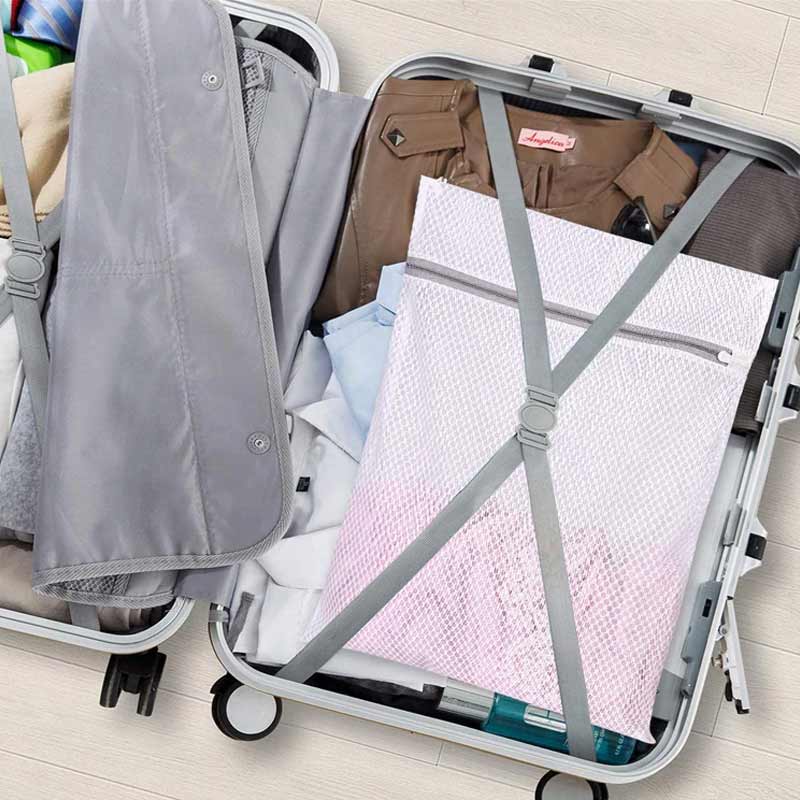 Skyddsnät för tvätt i vit polyester, slitstarkt nät för att skydda kläder från trassel och slitage under tvätt.
