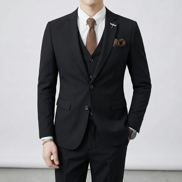 Herr slim-fit tredelad kostym "Christian" i modern elegant stil, skapar en sofistikerad affärs- och festlook.