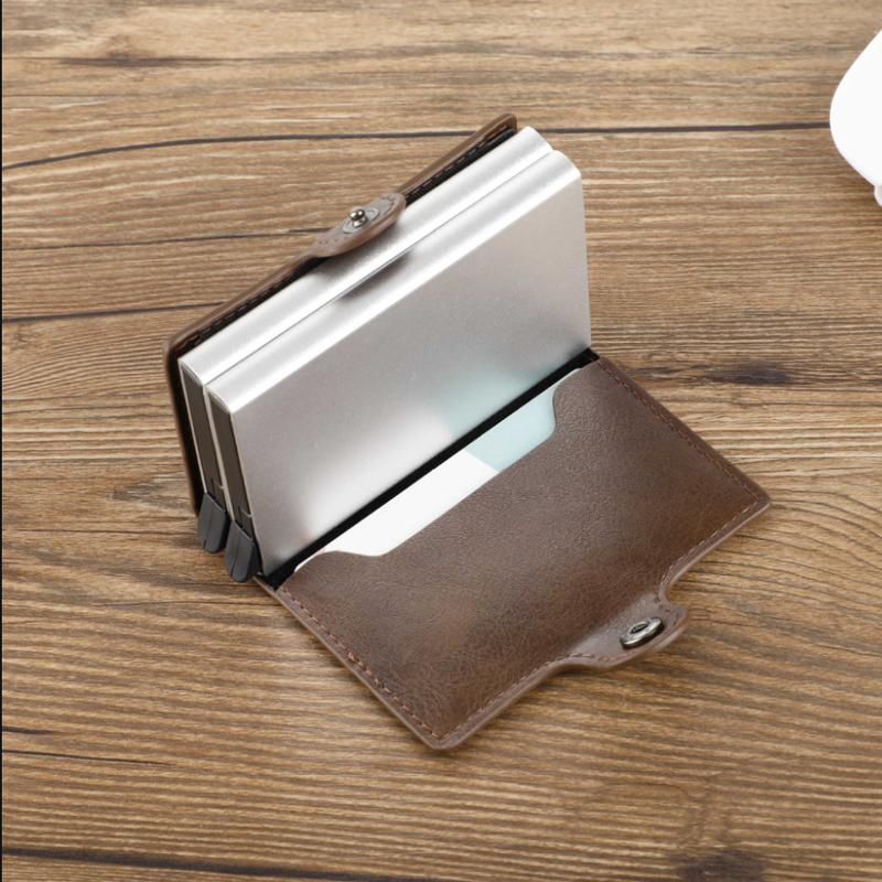 Mäns smart RFID-blockerande plånbok i brunt läder, stilren design, kompakt och rymlig.