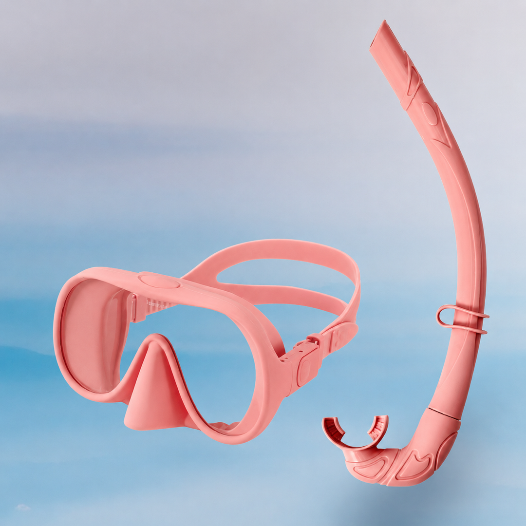 Snorkelmask i profil som visar det integrerade andningsröret