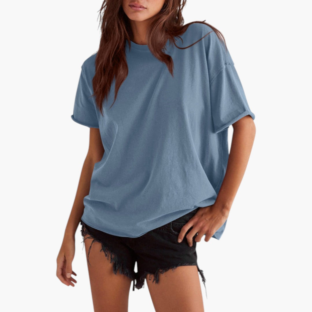 Mjuk dam T-shirt med rund hals och avslappnade kortärmar. Ett bekvämt basplagg med casual känsla.
