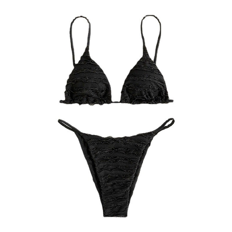 Somrig dam triangelbikini med charmiga volanger & justerbara axelband. Ultimat strandmode.