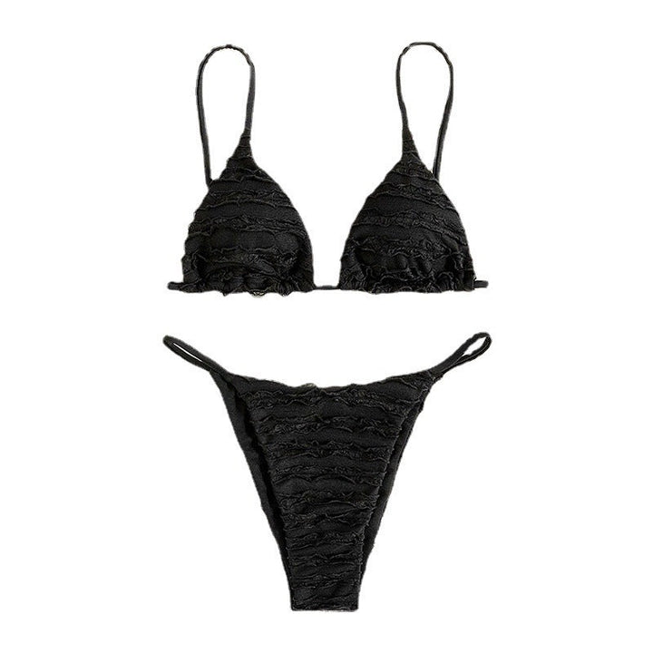 Somrig dam triangelbikini med charmiga volanger & justerbara axelband. Ultimat strandmode.