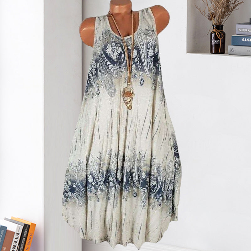 Bohemisk sommarklänning för kvinnor, ärmlös design, bekvämt lätt material, perfekt för sommardagar.