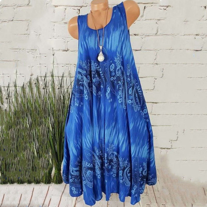 Bohemisk sommarklänning för kvinnor, ärmlös design, bekvämt lätt material, perfekt för sommardagar.