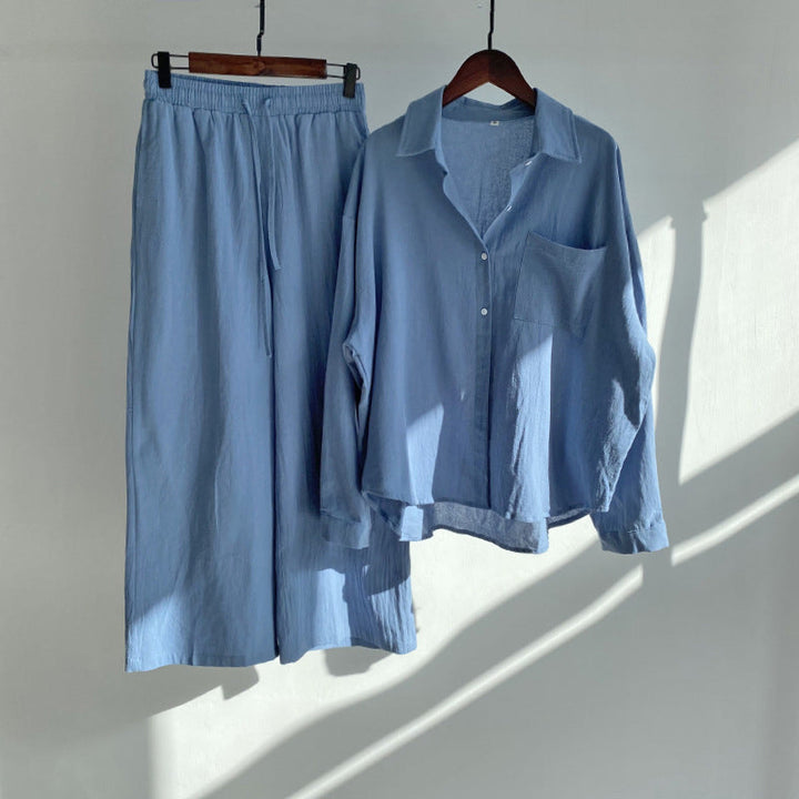Sommarkostym för dam i vintage stil, bomull och linne. Avslappnad passform, V-ringad, långärmad, neutral färg.