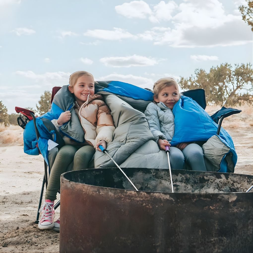 Varm sovsäck för vuxna och camping, perfekt för friluftsliv och vandring.
