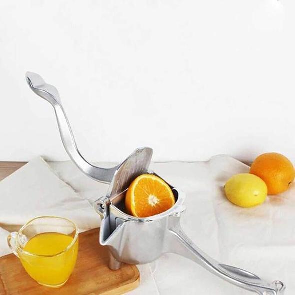 Högkvalitativ citruspress i rostfritt stål redo för färska frukter