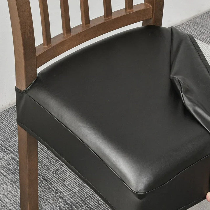 Snabb förvandling av gamla stolar med ett elastiskt överdrag