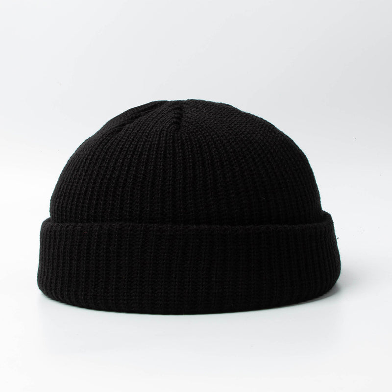 Värmande stickad mössa för män, kupolform, rullad kant, flera färgalternativ, perfekt för höst och vinter, snygg design.