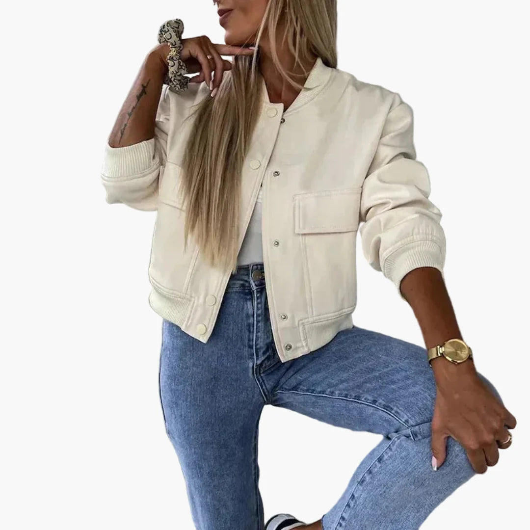 Modern dambomberjacka med knappar och fickor. Perfekt vårjacka, höstjacka för en trendig stil.