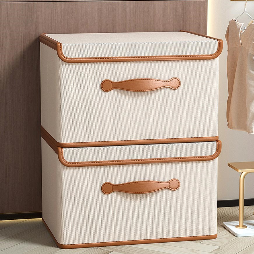 Elegant förvaringslåda med lock för garderob eller kontor. Fällbar design sparar plats.
