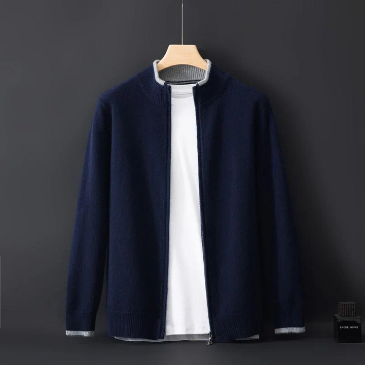 Herrkofta i modern regular fit design med dragkedja. Perfekt för stilmedvetna män.