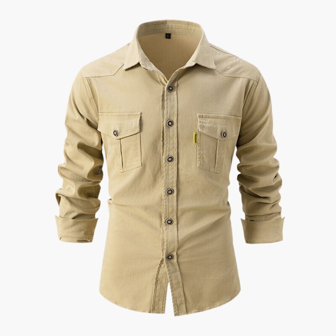 Långärmad herrskjorta för en stilren vardagslook. Med bröstfickor och klassisk knappslå.