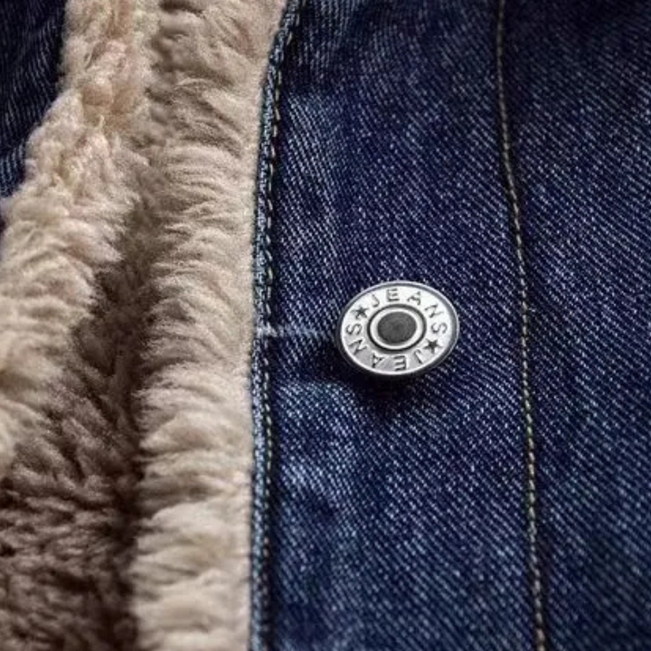 Baksida av modern dam denimväst, stilren design med detaljer. Mångsidigt lagerplagg i blått.
