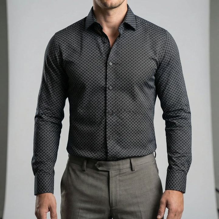 Vinröd rutig herrskjorta, Andrew-modell. Elegant långärmad skjorta med mönster och bekväm passform för stilmedvetna män.