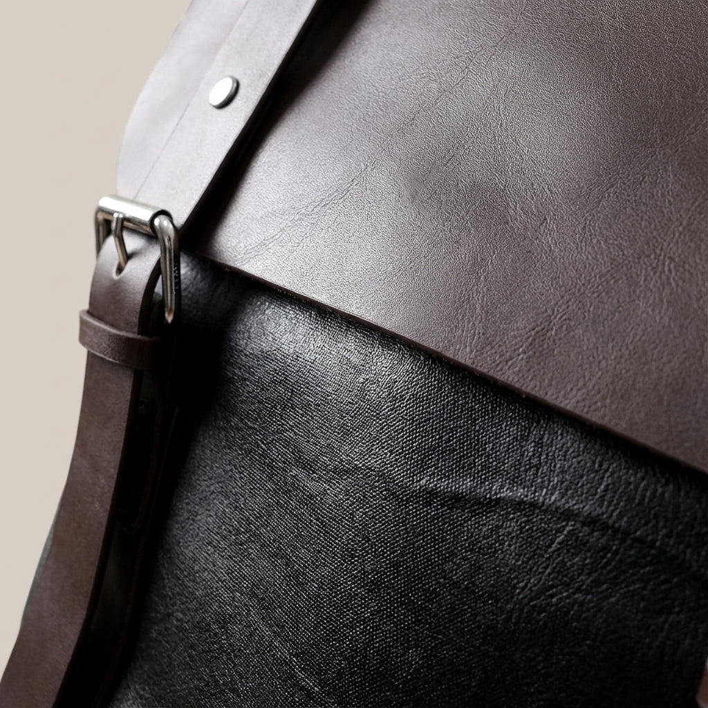 Premium vattentät läderryggsäck Velluno, unisex. Perfekt som arbetsväska eller skolväska med smart organisering.