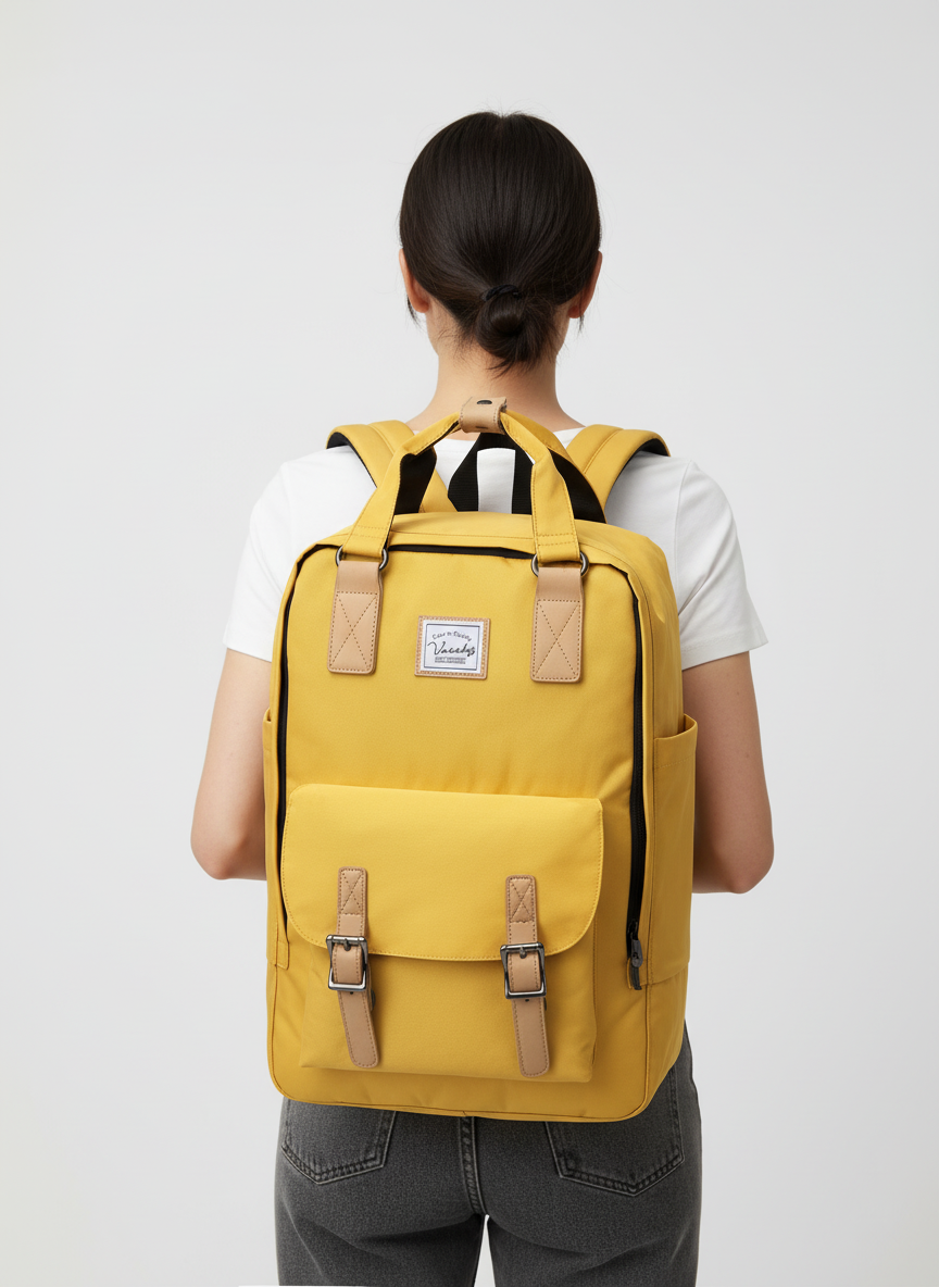 Robust unisex ryggsäck för laptop, idealisk för skola, arbete, resor och stadsäventyr.