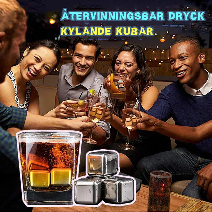 "Stilrena återanvändbara kylkuber i rostfritt stål, perfekta för att kyla drycker utan att späda ut dem."