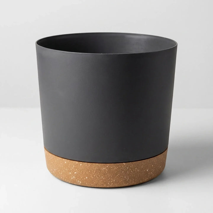 Svart/grå stor blomkruka i plast med modern design