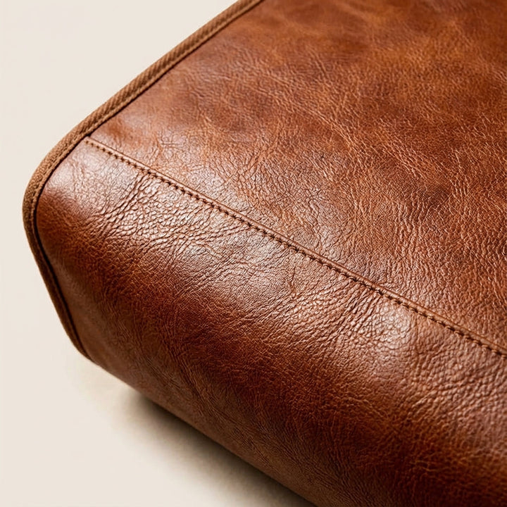 Hållbar brun unisex laptopryggsäck, perfekt som professionell arbetsväska eller stilren vardagsryggsäck.